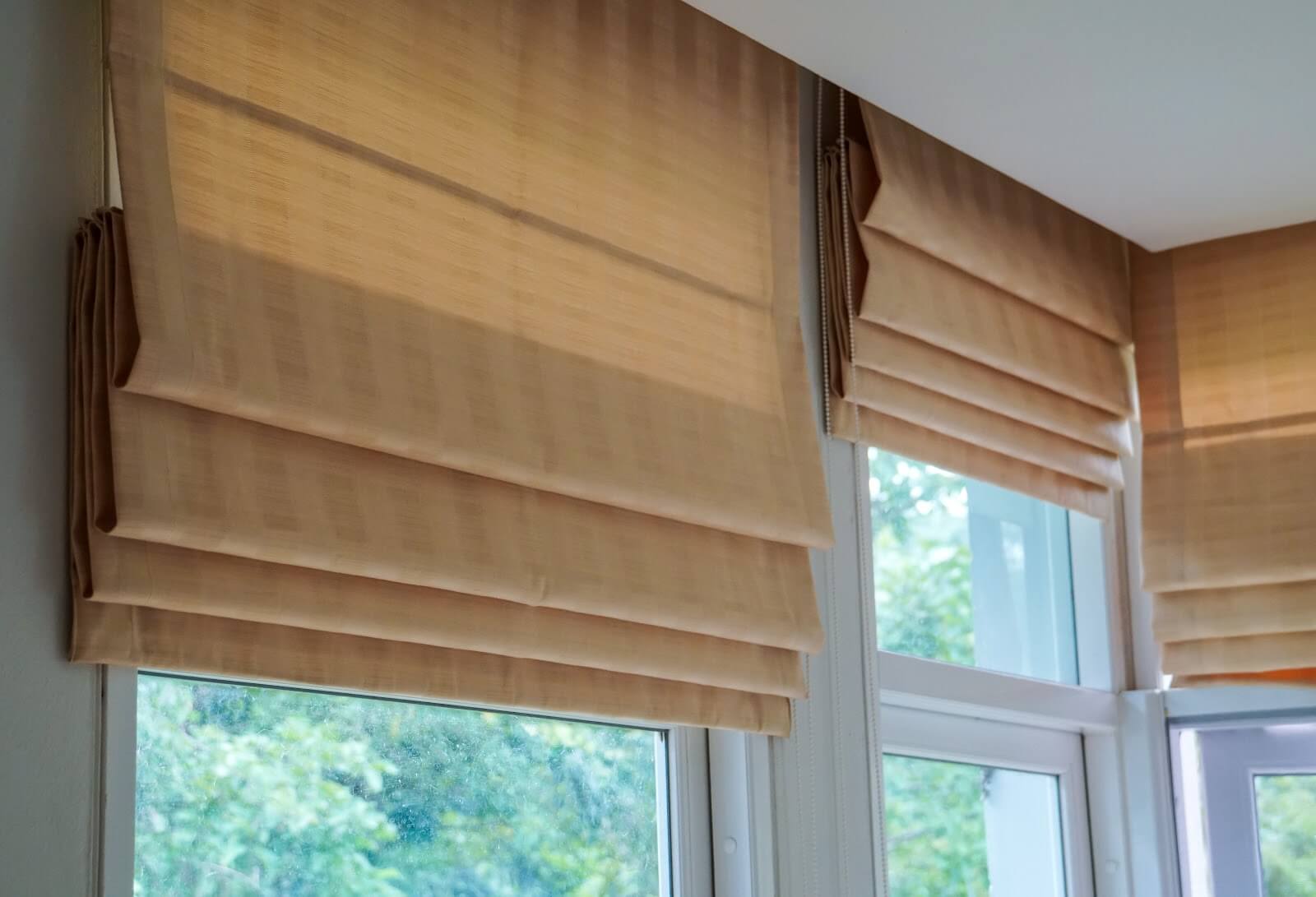 Roman blinds installation